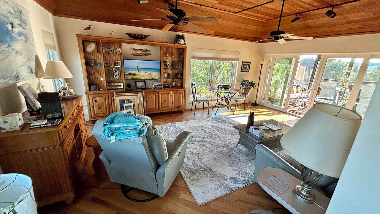 Photo of Livingroom in Gulf Pines