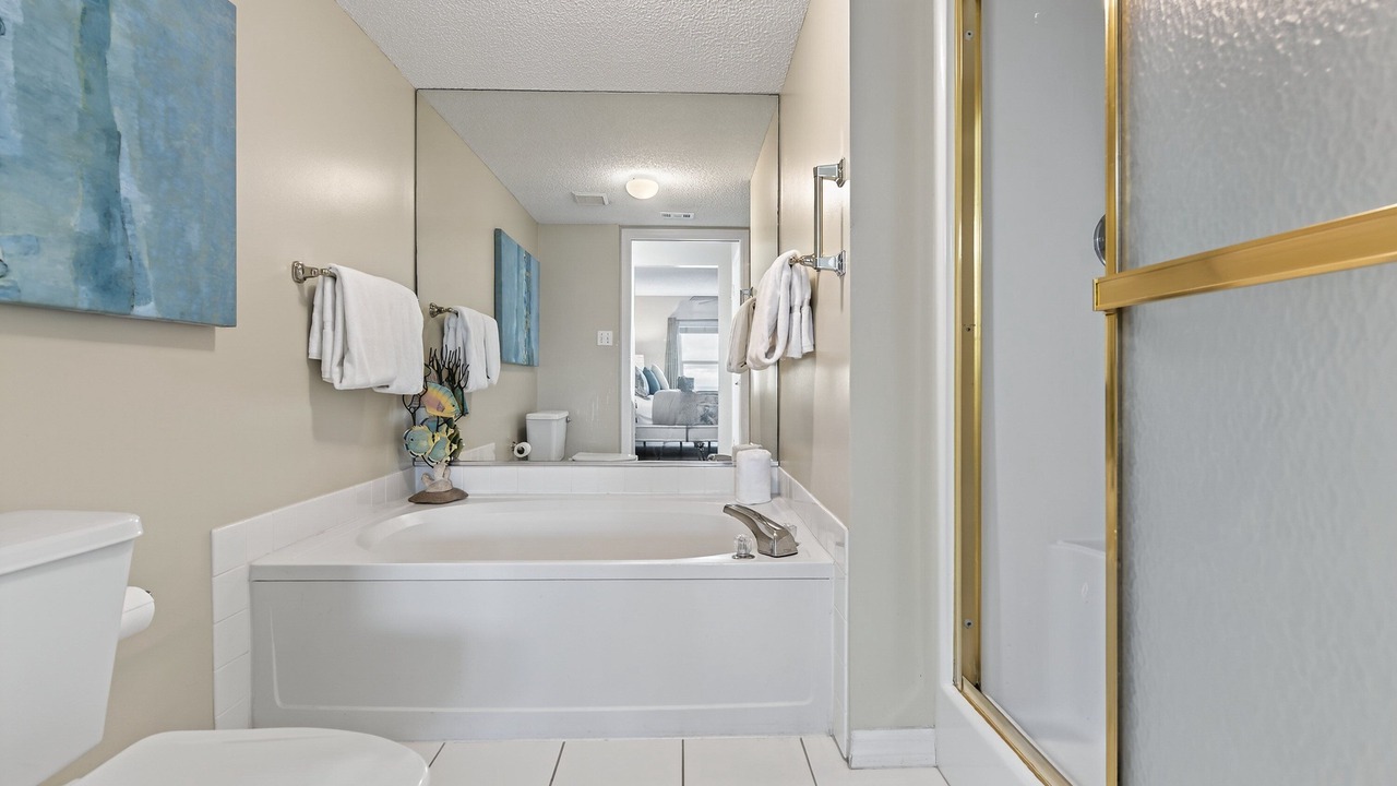 Photo of Bathroom in Seawinds Condo