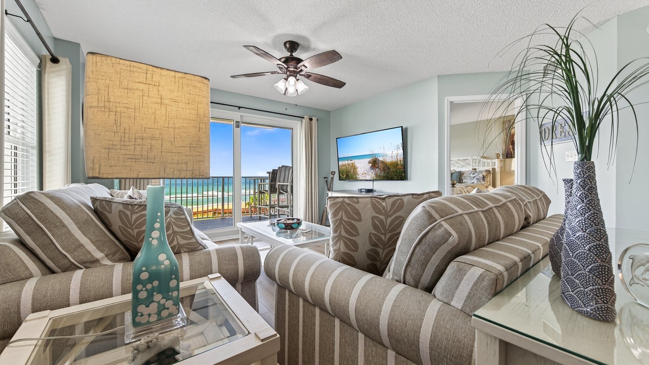 Photo of Livingroom in Seawinds Condo