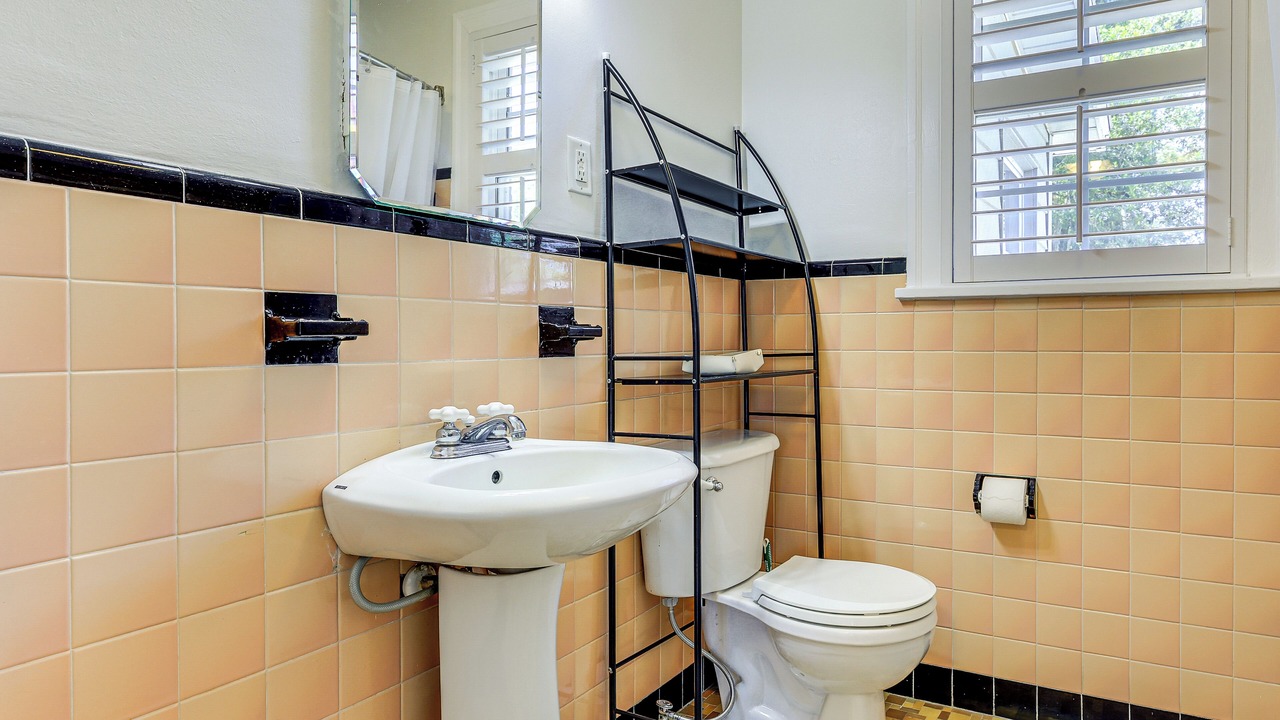Photo of Bathroom in South Riverside