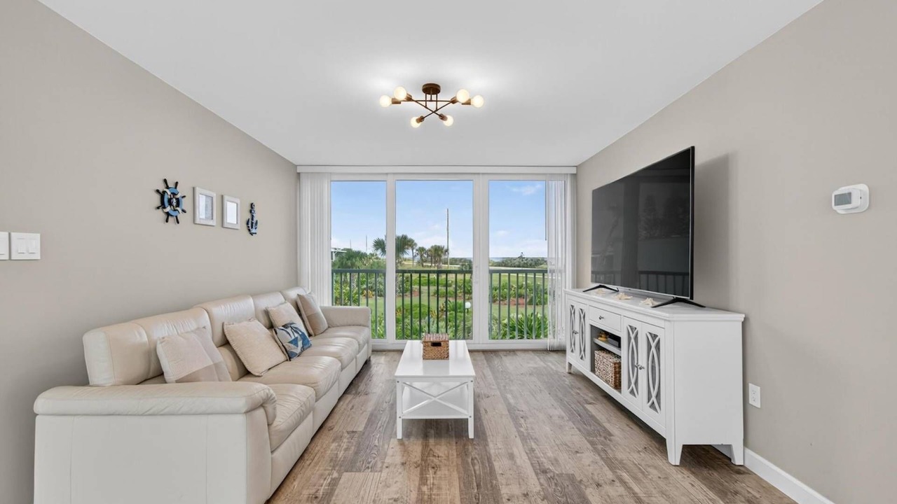 Photo of Livingroom in Ormond Beach