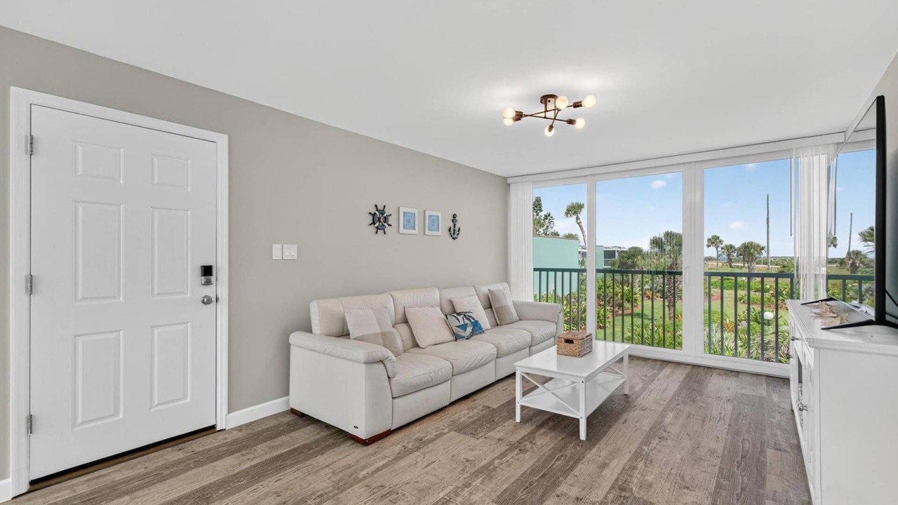 Photo of Livingroom in Ormond Beach