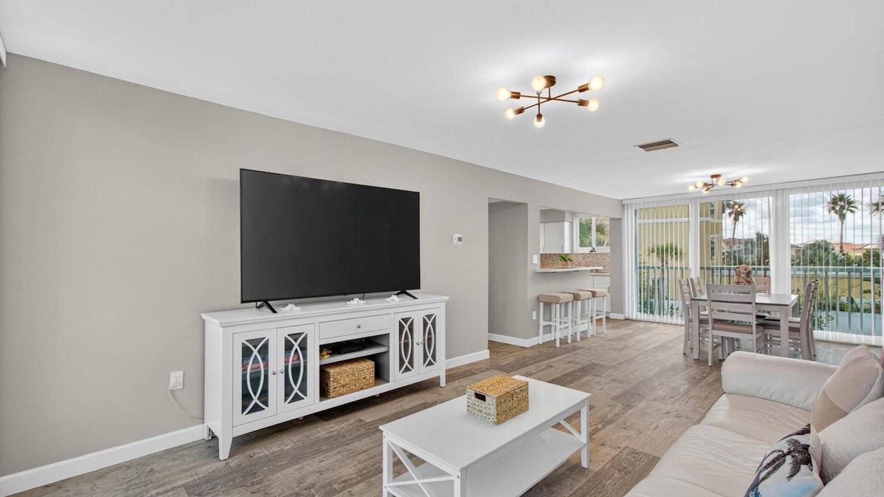 Photo of Livingroom in Ormond Beach