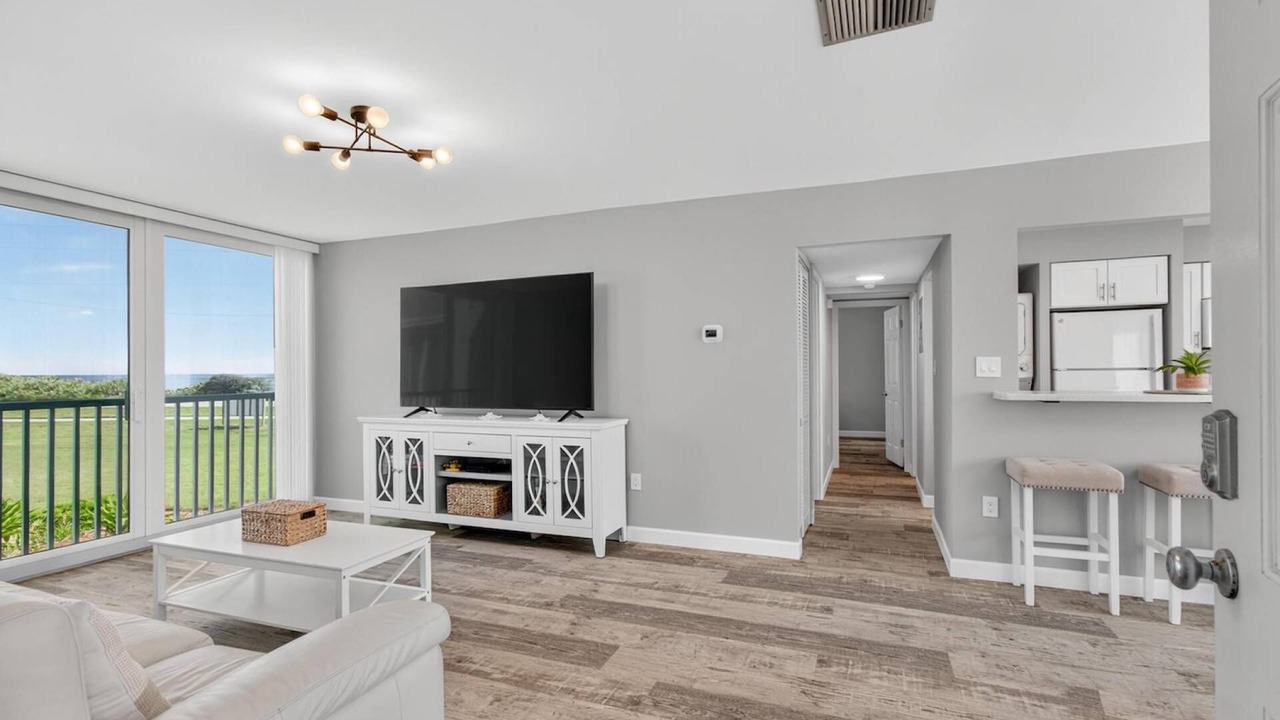 Photo of Livingroom in Ormond Beach