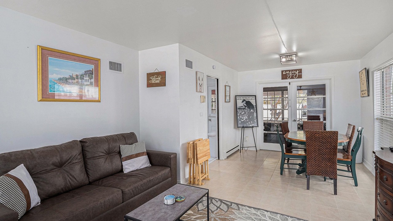Photo of Livingroom in Davis Islands