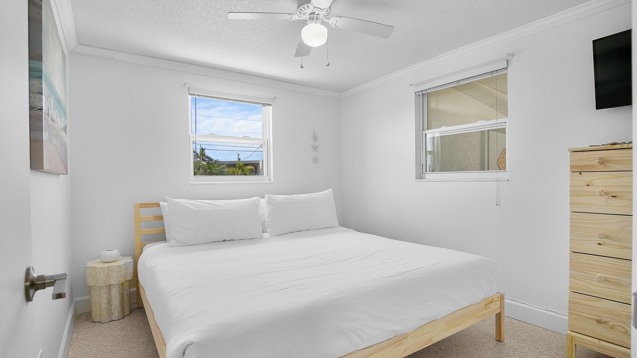 Photo of Bedroom in Holmes Beach