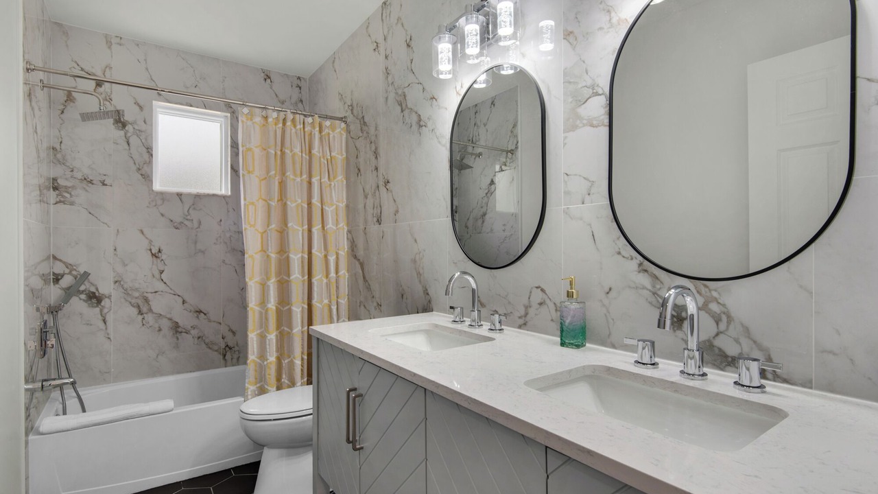 Photo of Bathroom in De Funiak Springs