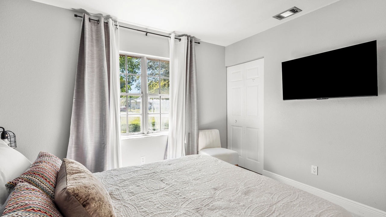 Photo of Bedroom in Florida Ridge