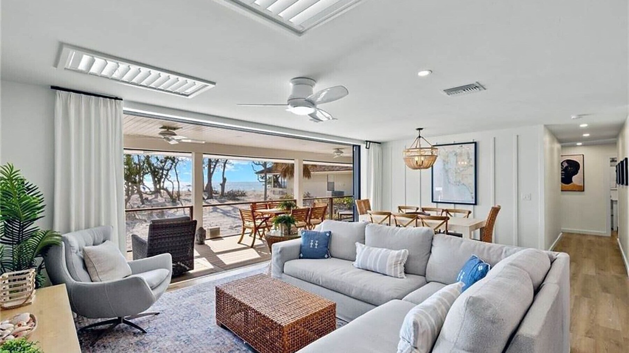 Photo of Livingroom in Captiva
