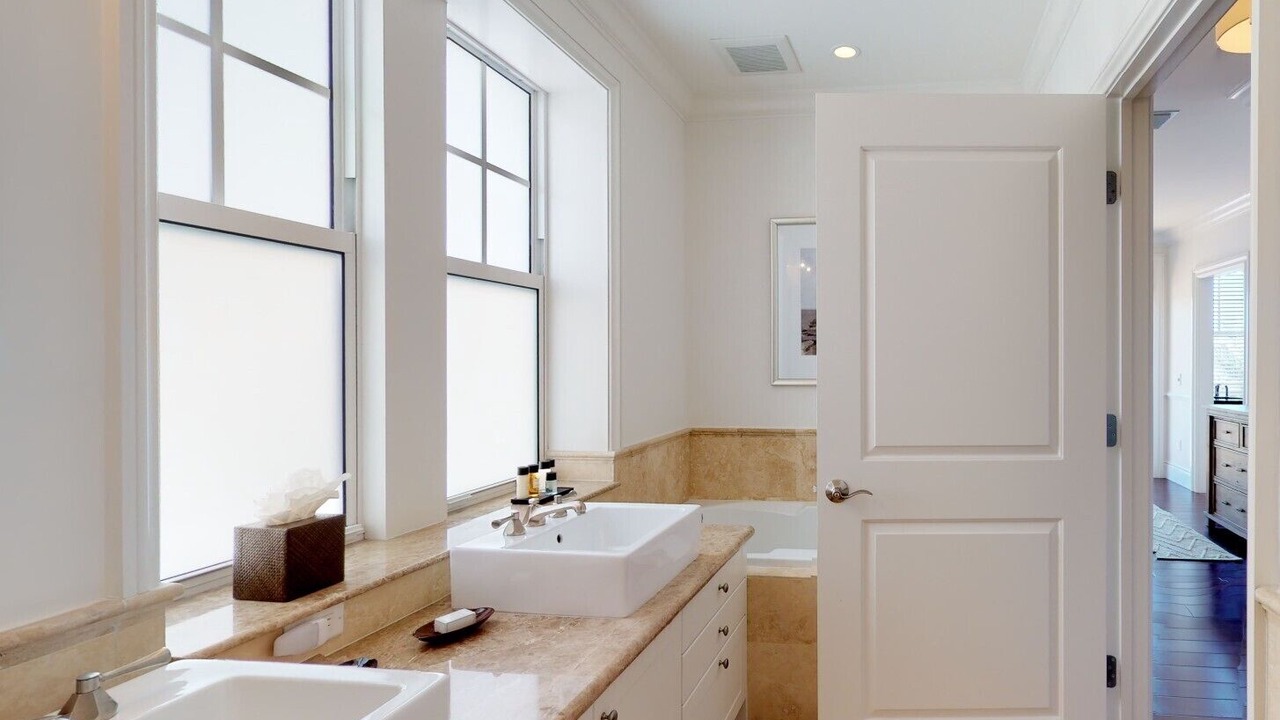Photo of Bathroom in Marathon