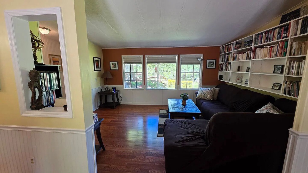 Photo of Livingroom in Melrose