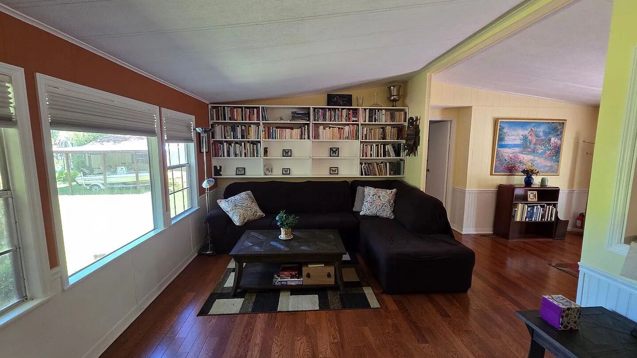 Photo of Livingroom in Melrose