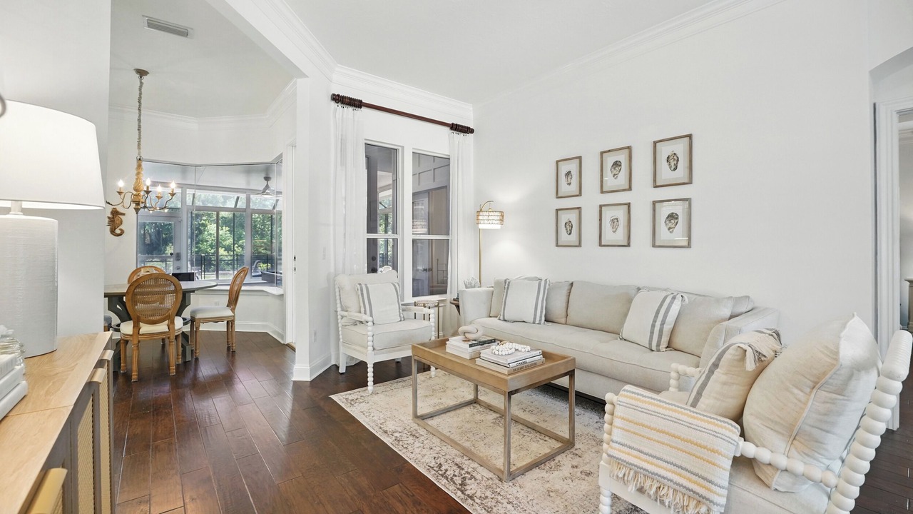 Photo of Livingroom in Palm Valley