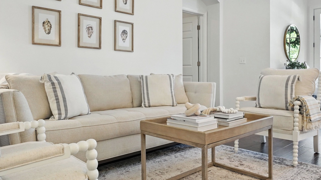 Photo of Livingroom in Palm Valley