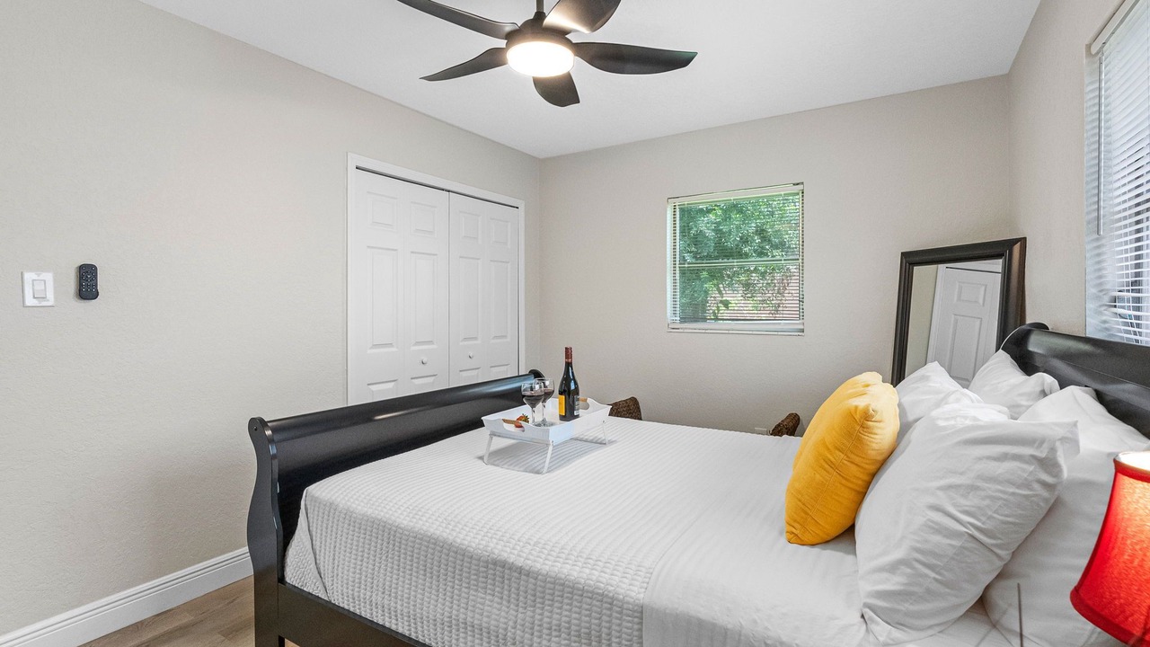 Photo of Bedroom in North Hyde Park