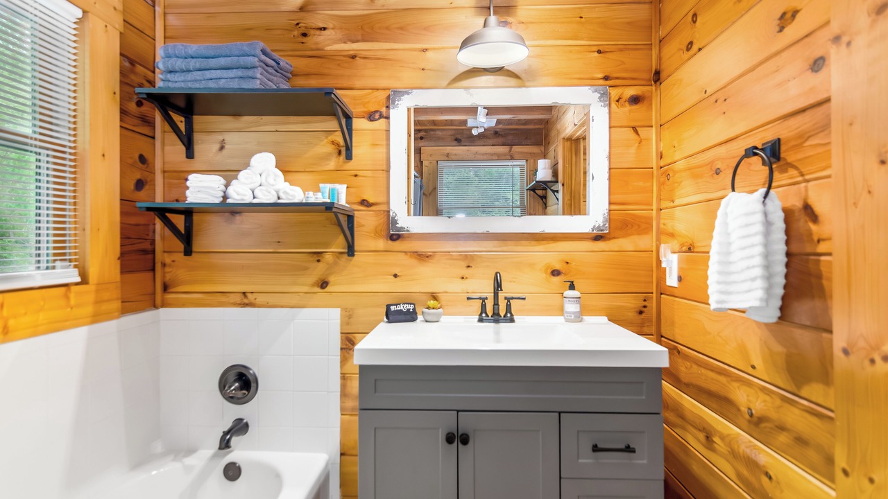 Photo of Bathroom in Tate