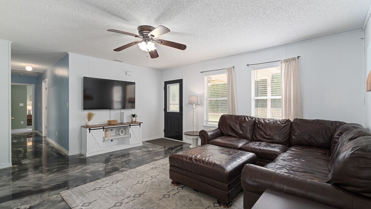 Photo of Livingroom in Crestview
