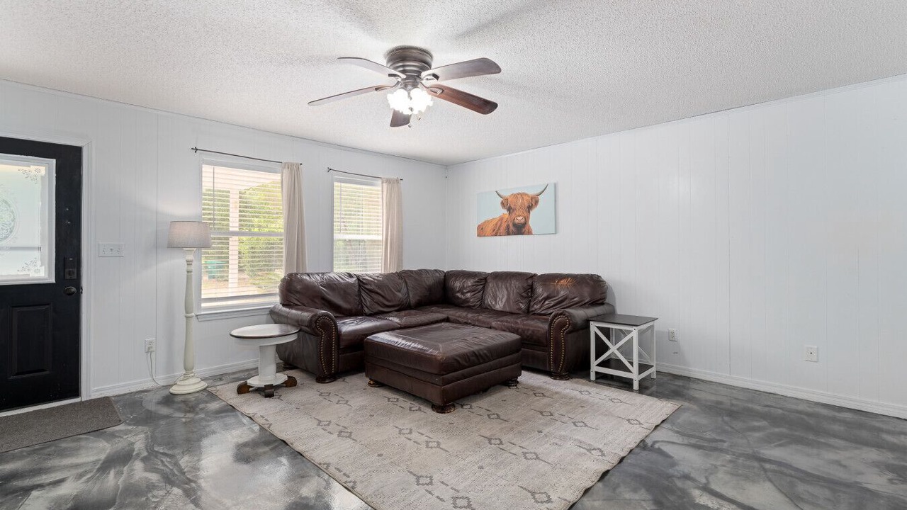 Photo of Livingroom in Crestview