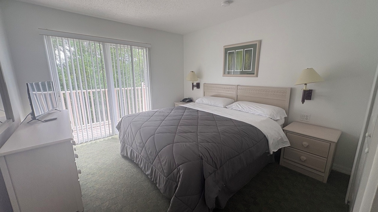 Photo of Bedroom in Crystal Cove