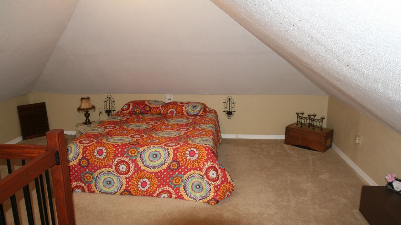 Photo of Bedroom in Howey-in-the-Hills