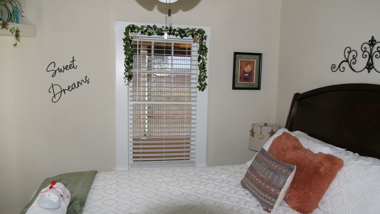Photo of Bedroom in Howey-in-the-Hills
