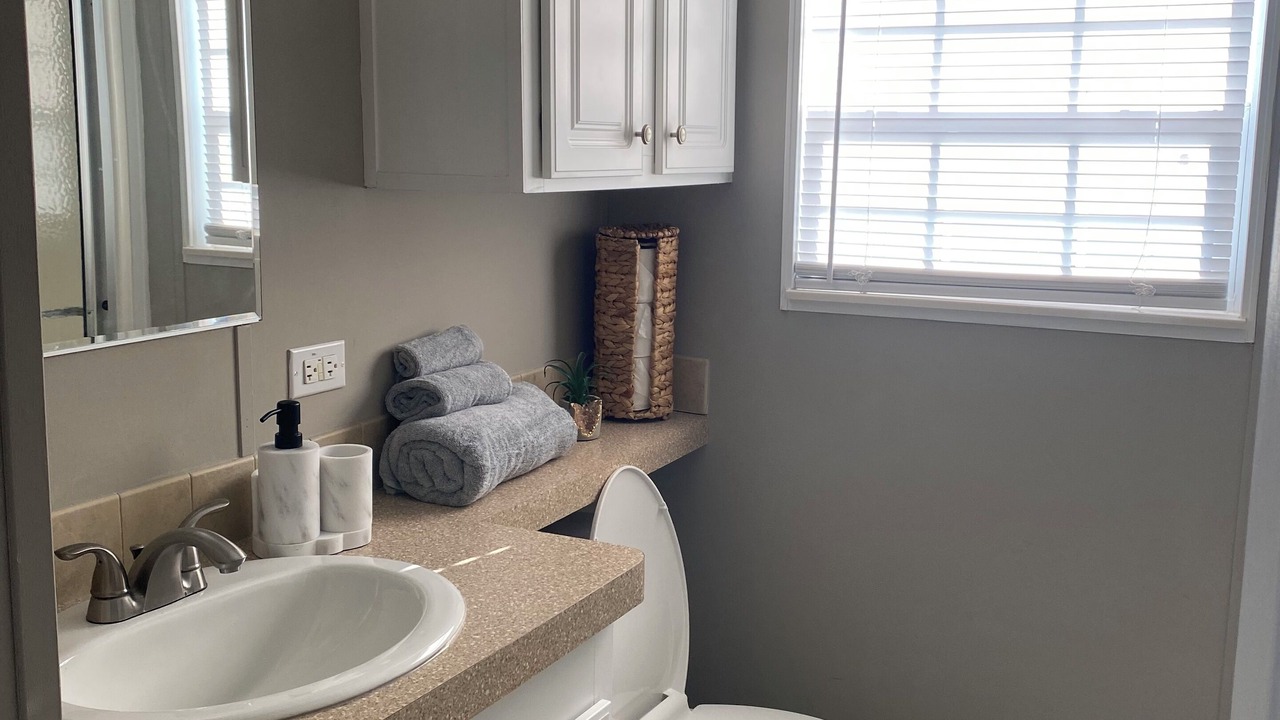 Photo of Bathroom in Bayshore Gardens
