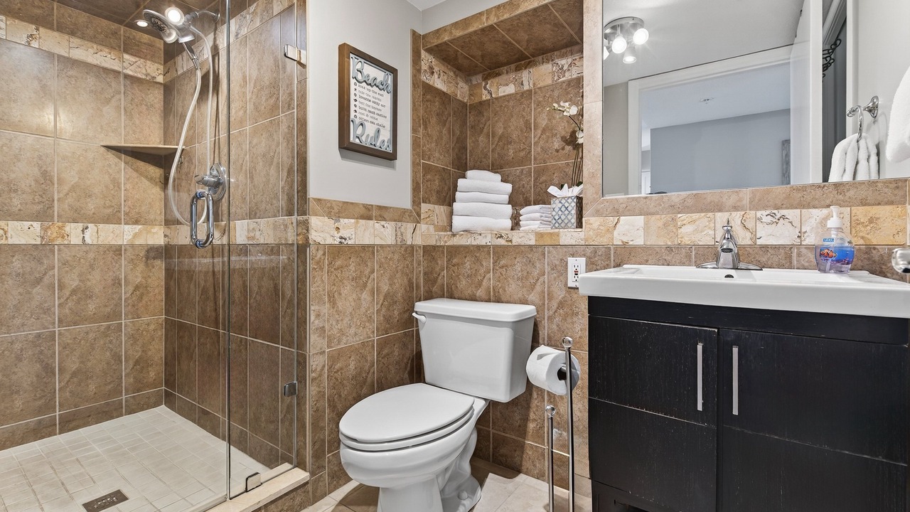Photo of Bathroom in Seawinds Condo