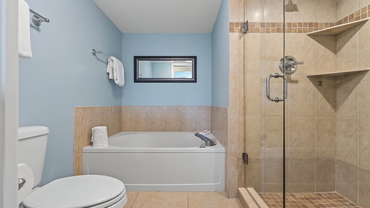 Photo of Bathroom in Seawinds Condo