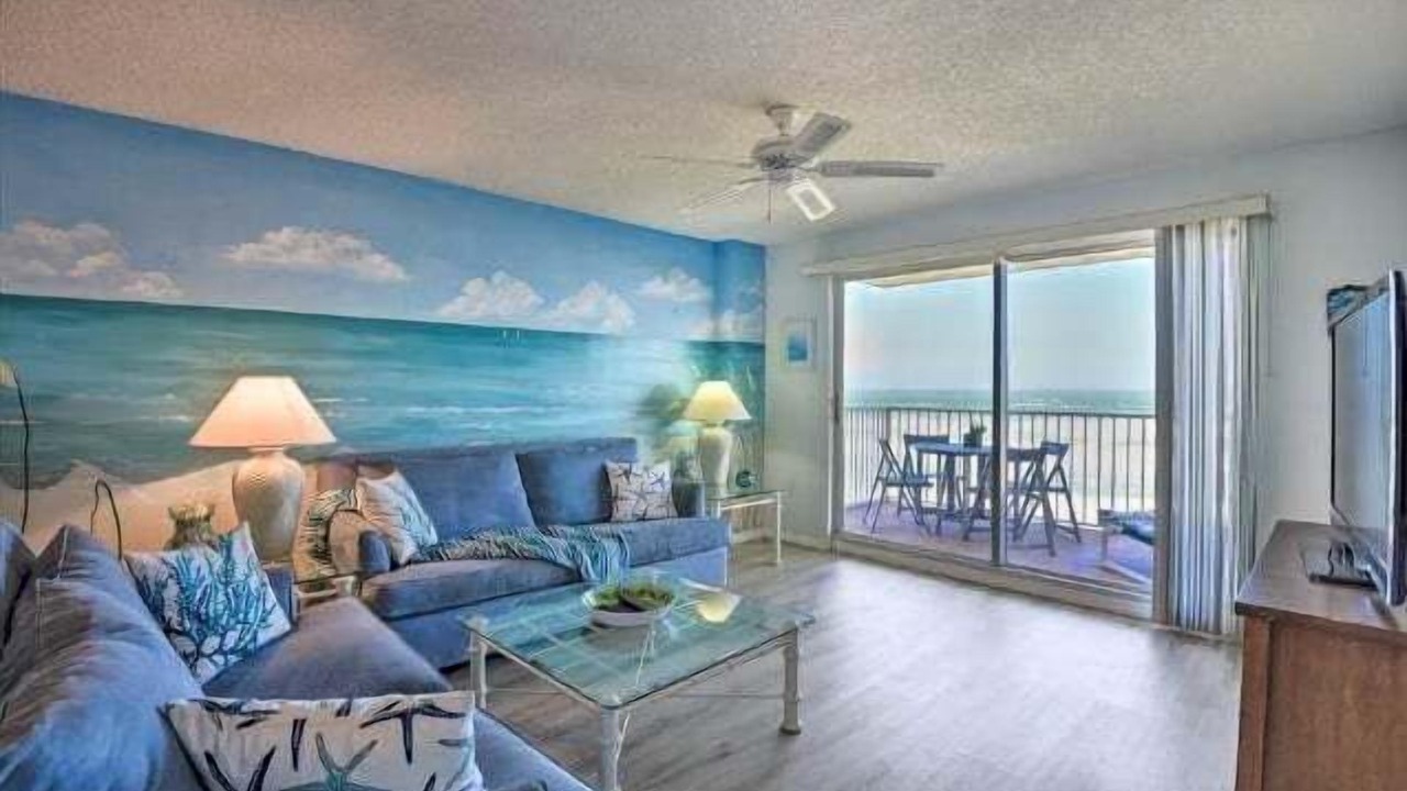 Photo of Livingroom in Seawinds Condo