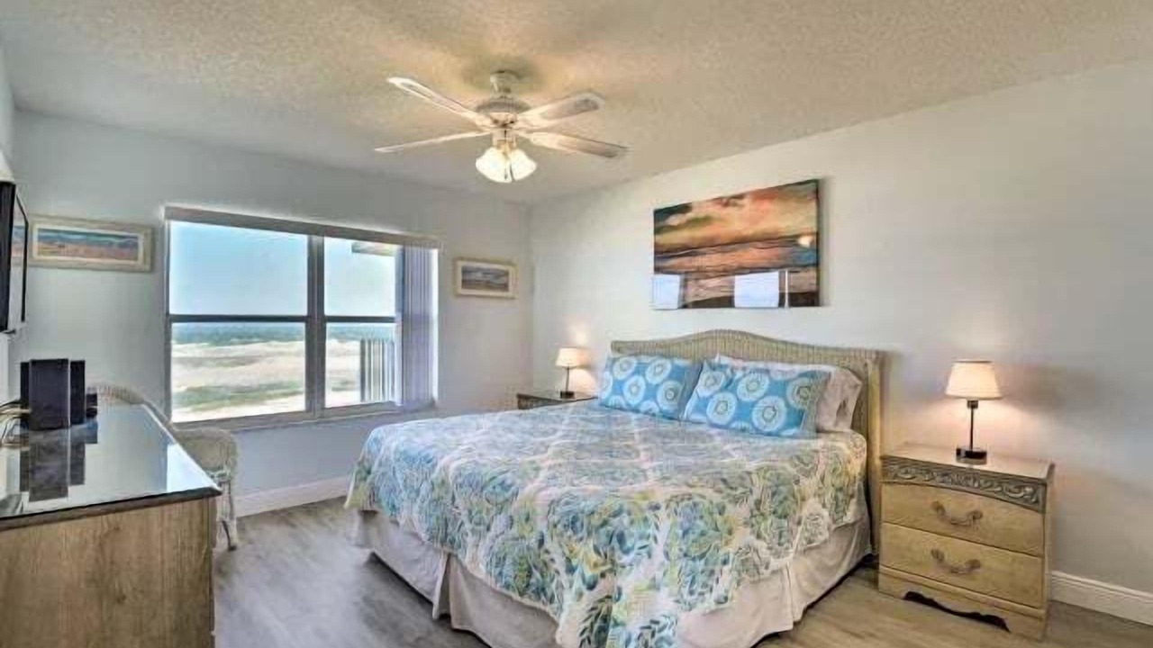 Photo of Bedroom in Seawinds Condo