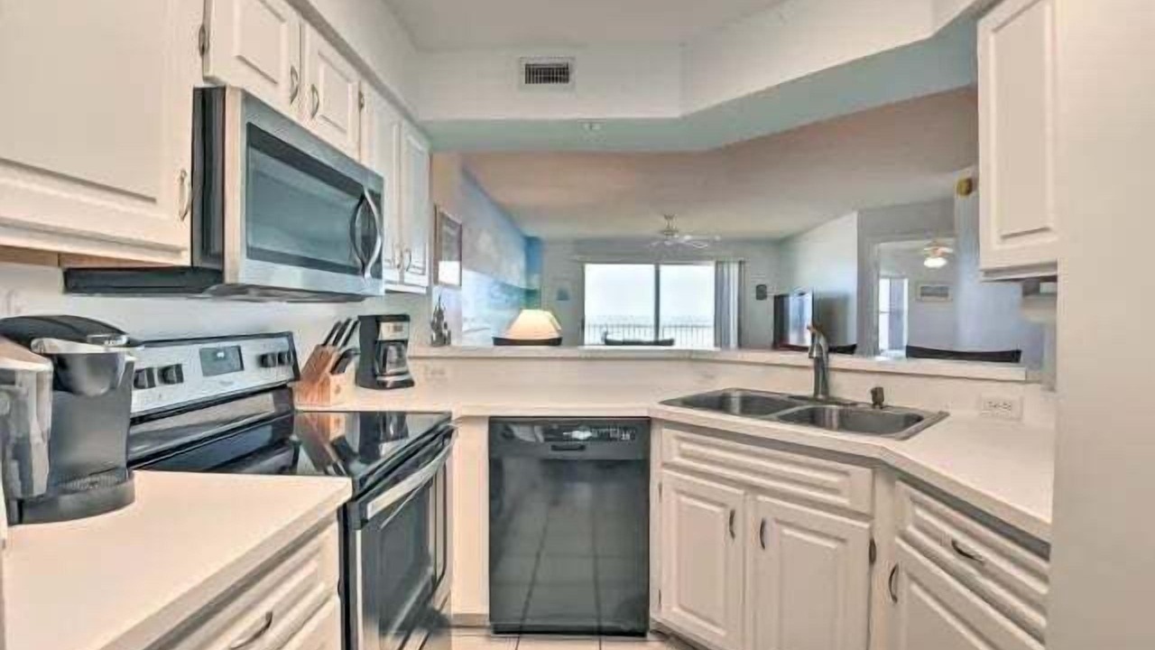 Photo of Kitchen in Seawinds Condo