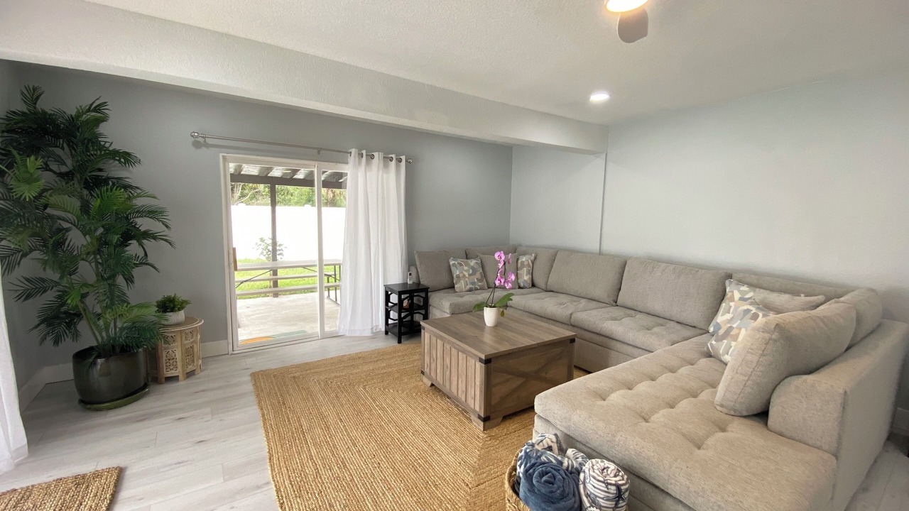 Photo of Livingroom in Sarasota Springs