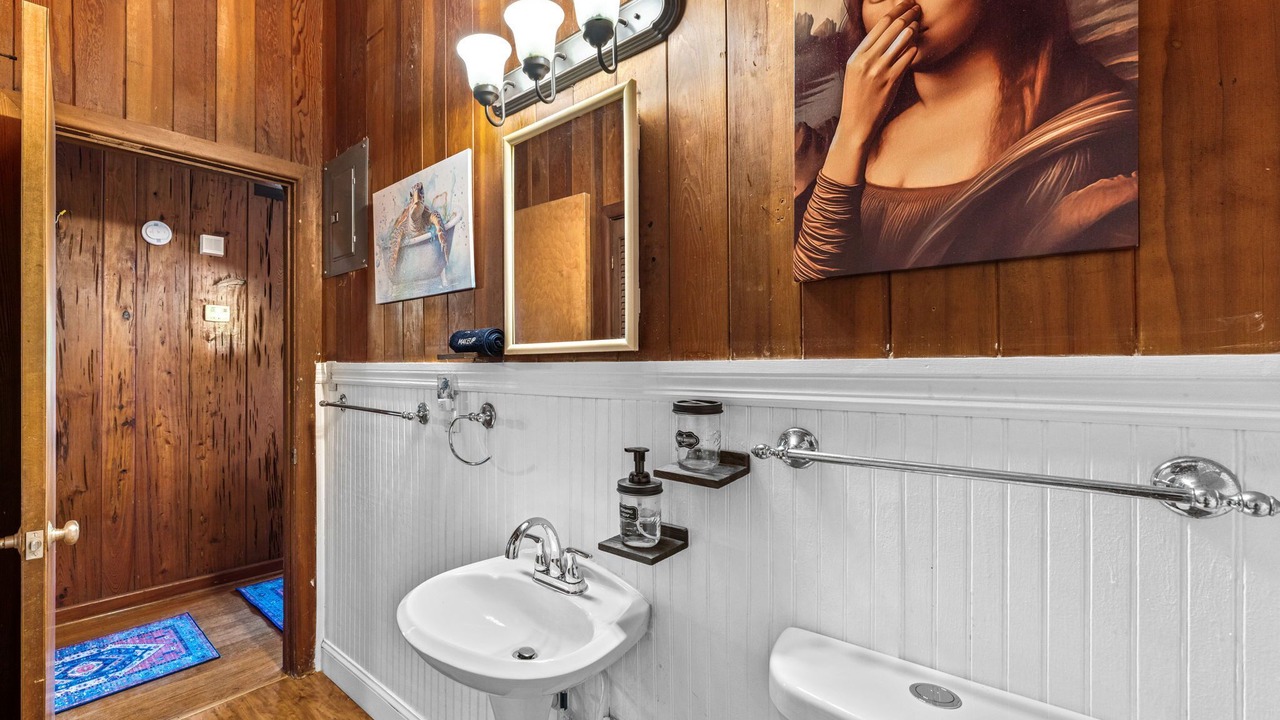 Photo of Bathroom in Tropic