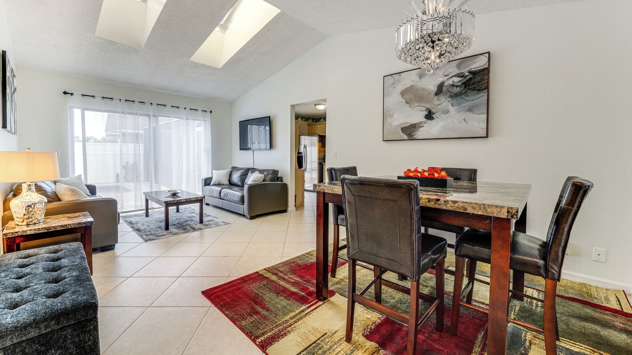 Photo of Livingroom in Whisper Walk