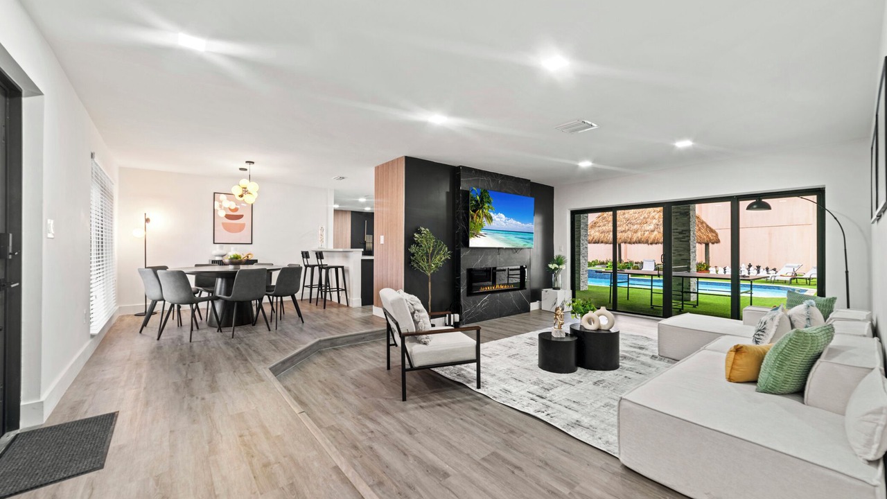 Photo of Livingroom in Ludlam