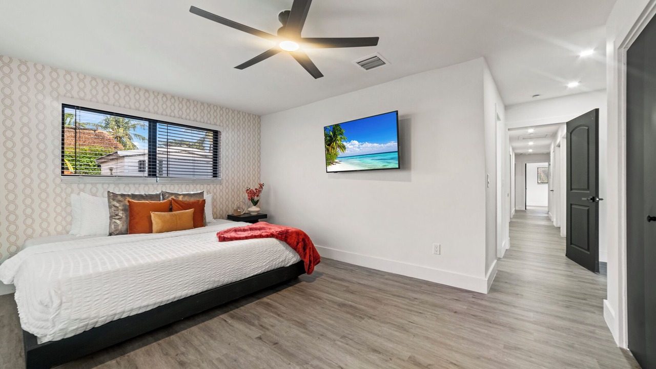 Photo of Bedroom in Ludlam
