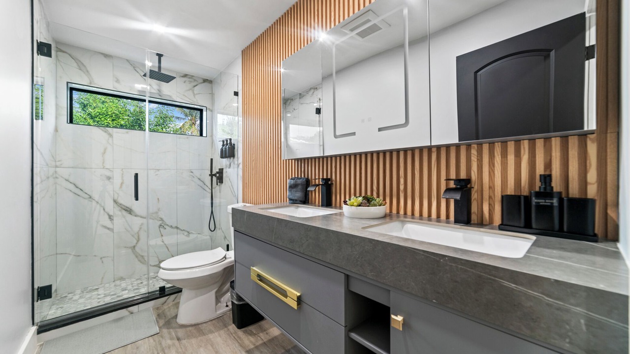 Photo of Bathroom in Ludlam
