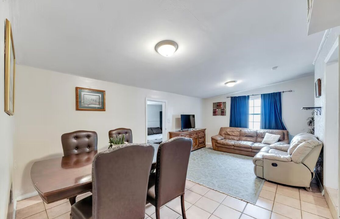 Photo of Livingroom in Temple Crest