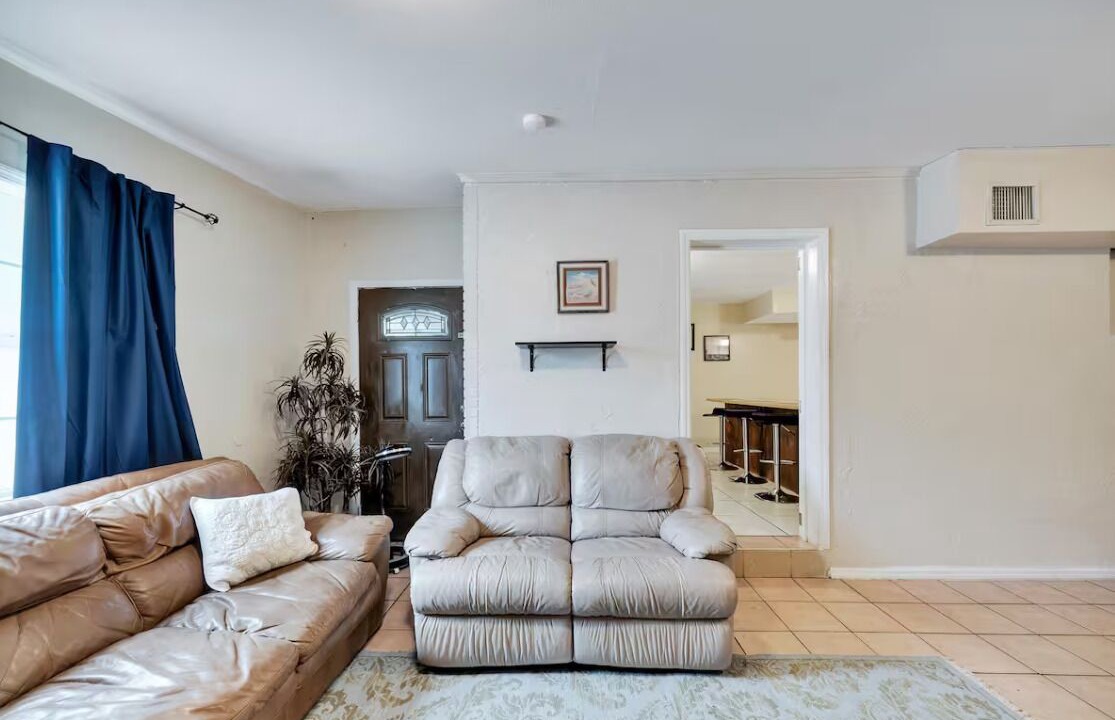 Photo of Livingroom in Temple Crest
