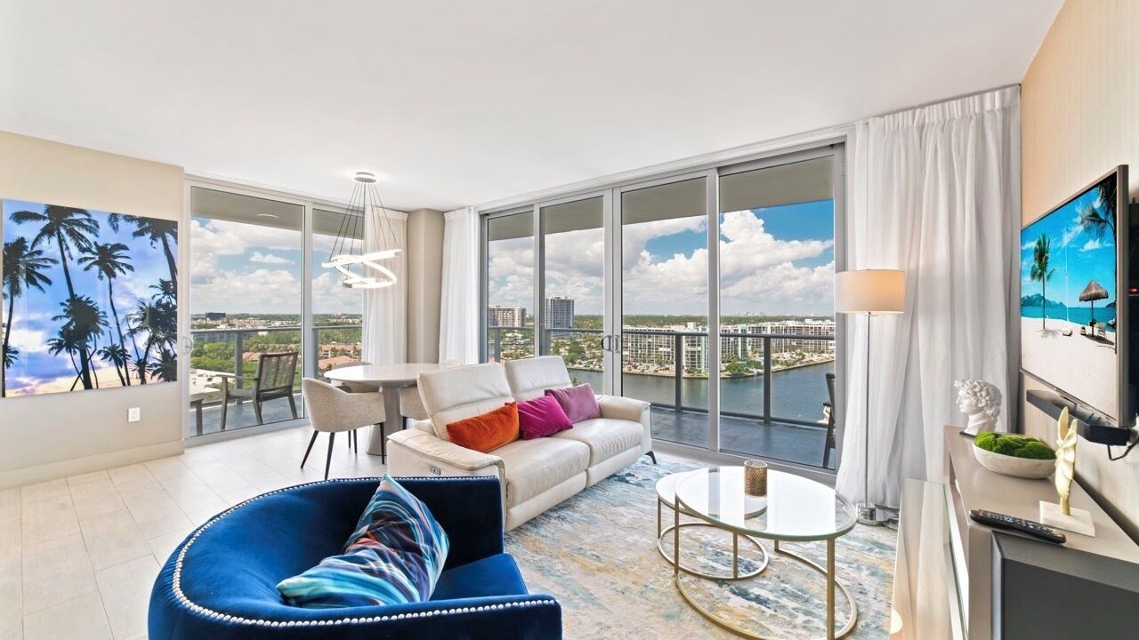 Photo of Livingroom in Hollywood South Central Beach