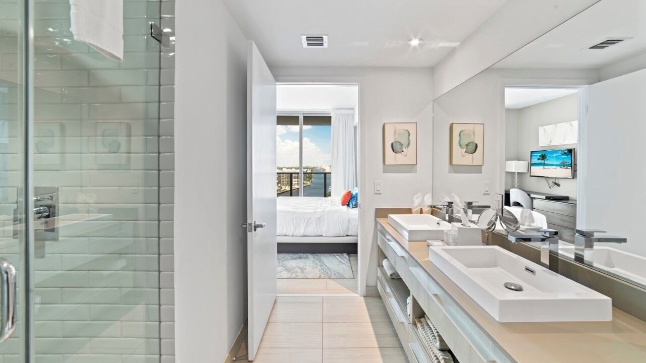 Photo of Bedroom in Hollywood South Central Beach