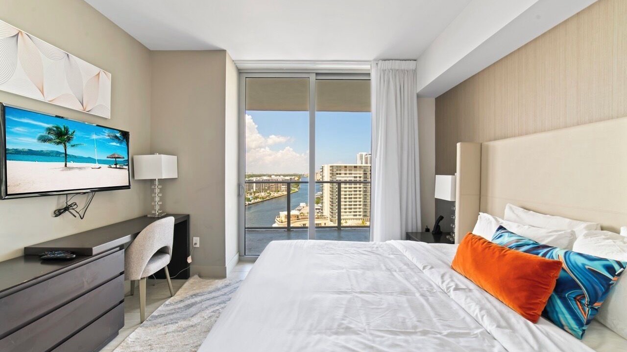 Photo of Bedroom in Hollywood South Central Beach