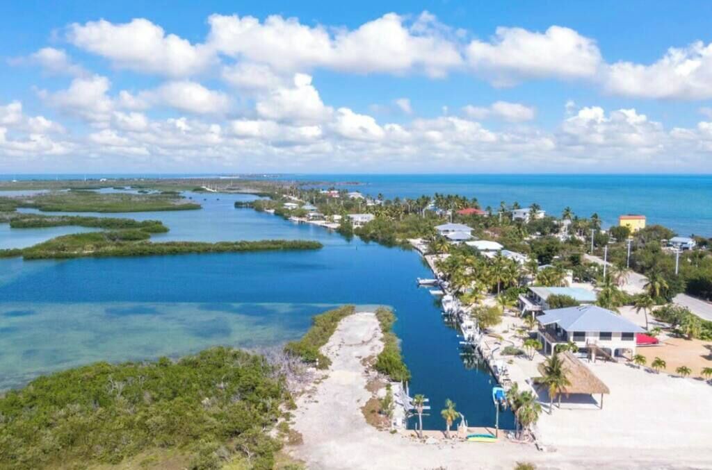 Photo of Outdoor in Long Beach Estates