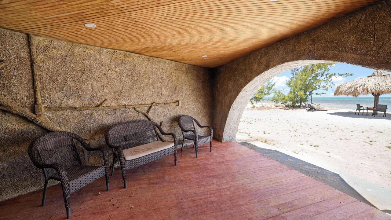 Photo of Patio Balcony in Long Beach Estates