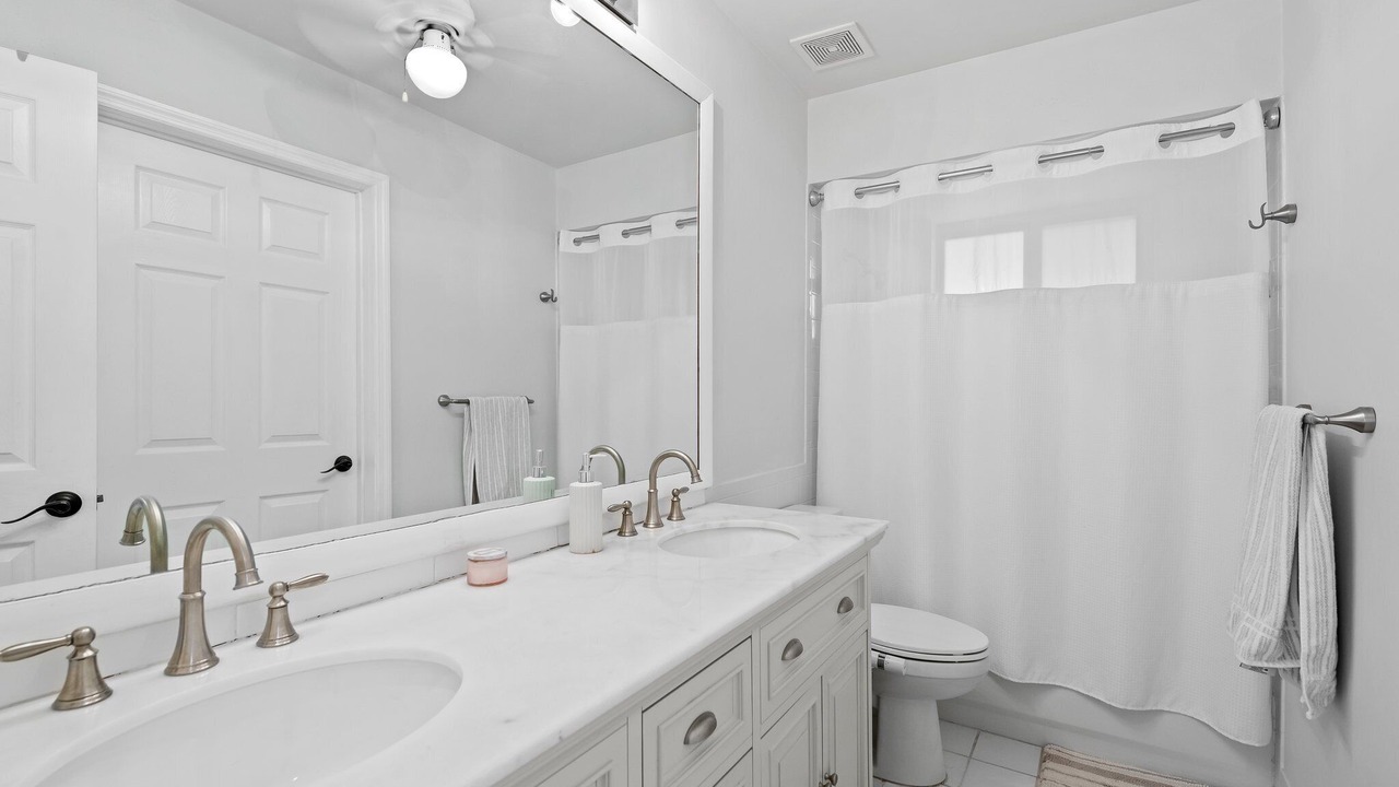 Photo of Bathroom in Davie