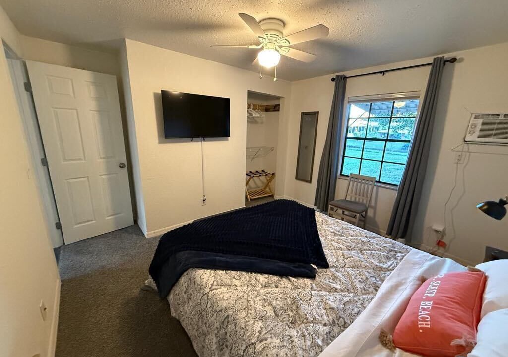 Photo of Bedroom in Auburndale