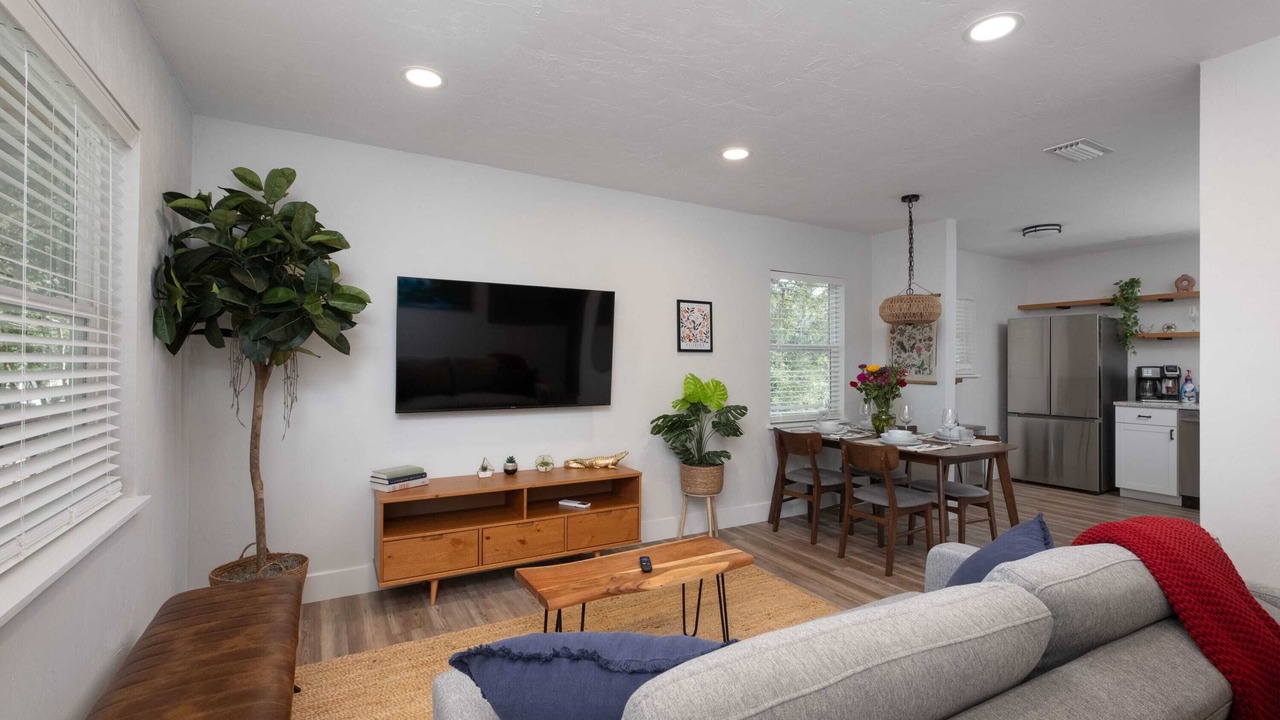 Photo of Livingroom in University Heights