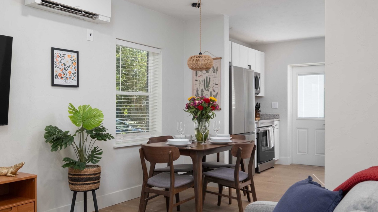 Photo of Livingroom in University Heights