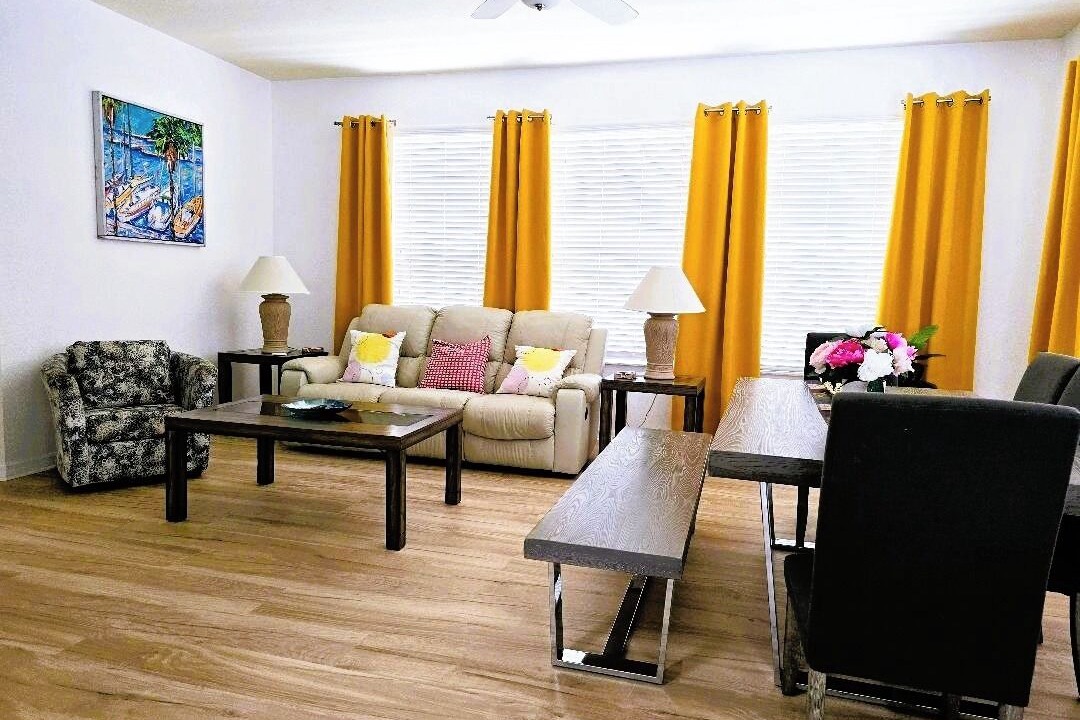 Photo of Livingroom in Thousand Oaks