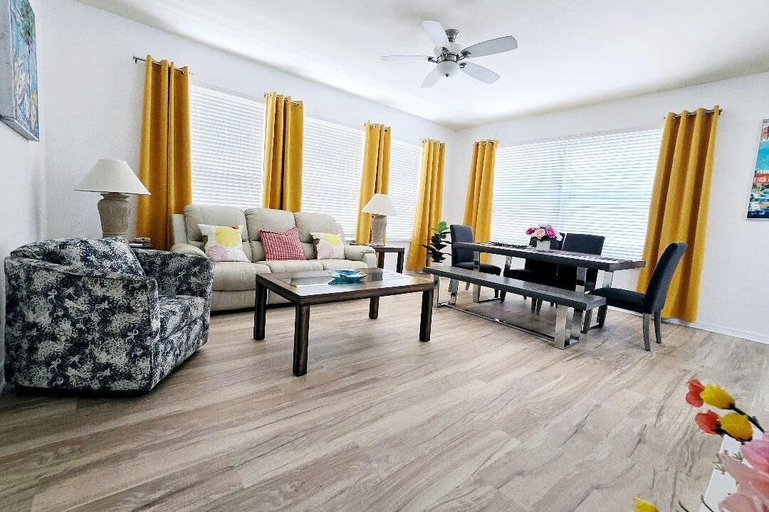 Photo of Livingroom in Thousand Oaks